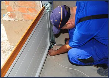 Neighborhood Garage Door Chicago, IL 773-362-4193 - cont-door-instiallation-t-22-gr-23m